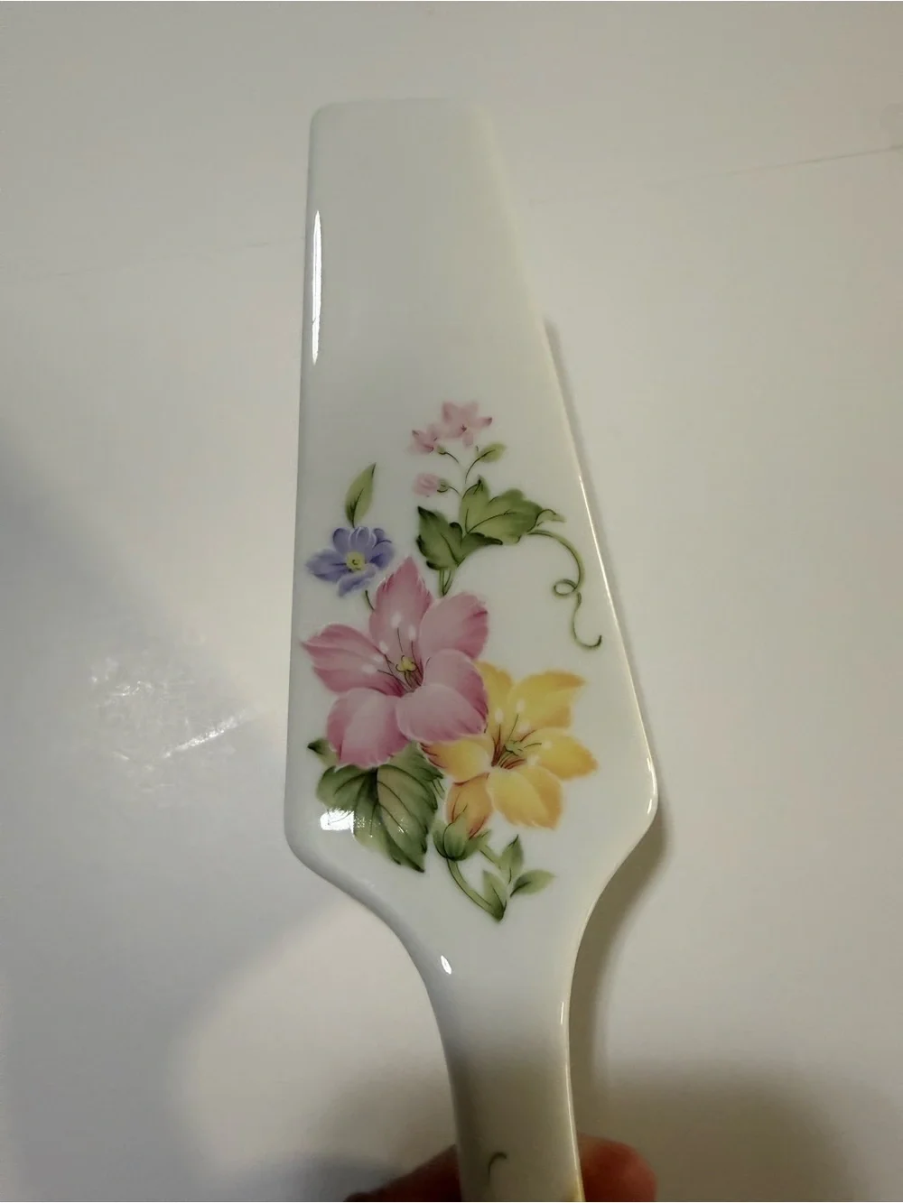 Andrea by Sadek Floral Porcelain Cake Server - White with Pink & Yellow Flowers